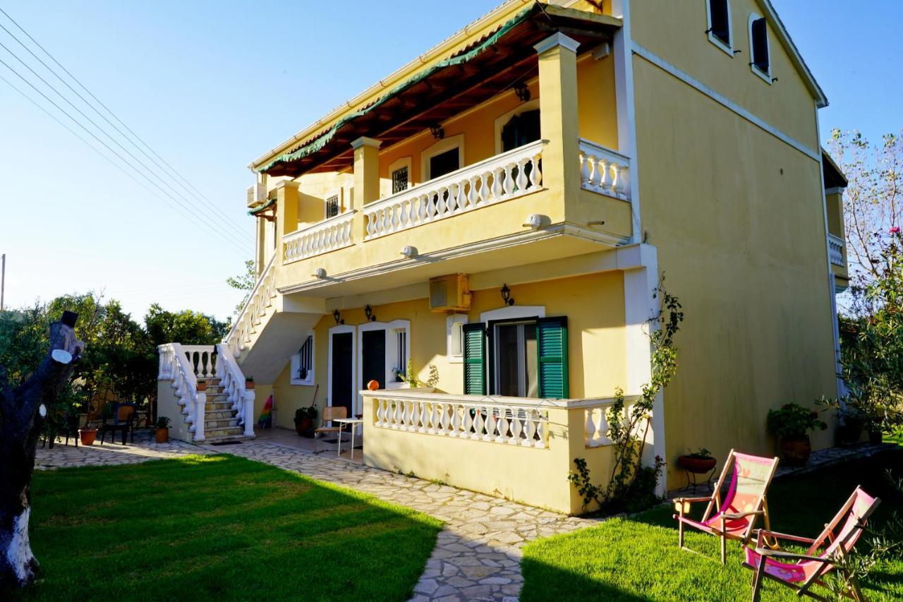 Stefanias Appartments Agios Matthaios  Exterior photo