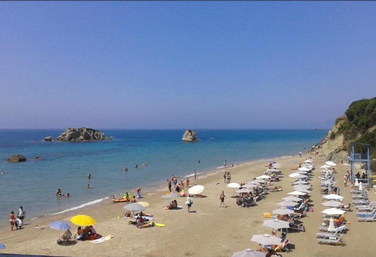 Stefanias Appartments Agios Matthaios  Exterior photo