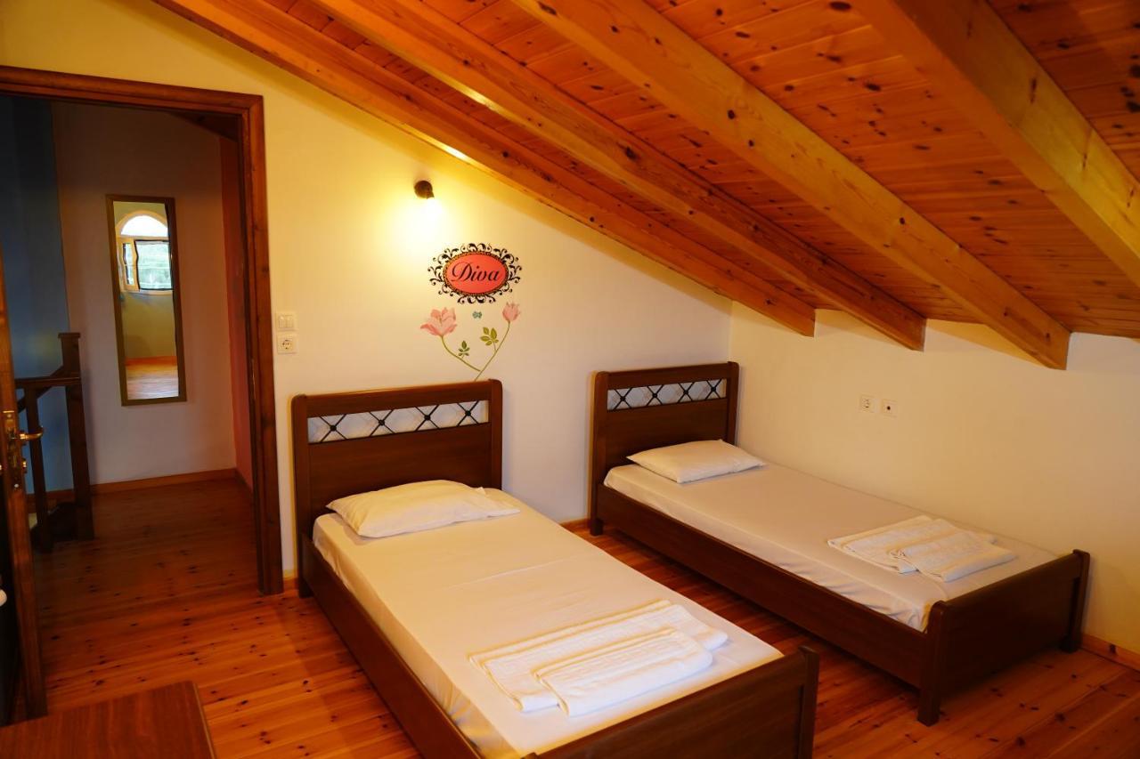 Stefanias Appartments Agios Matthaios  Exterior photo
