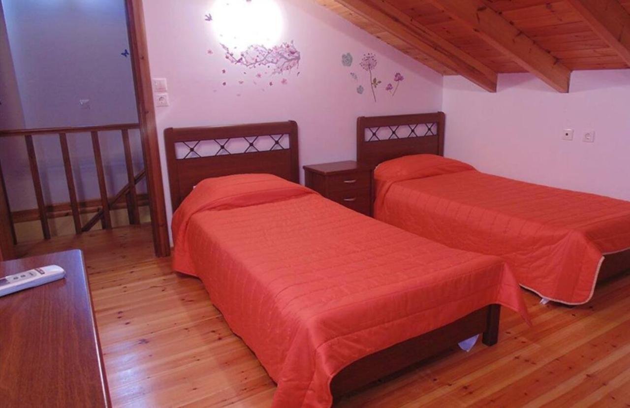 Stefanias Appartments Agios Matthaios  Exterior photo