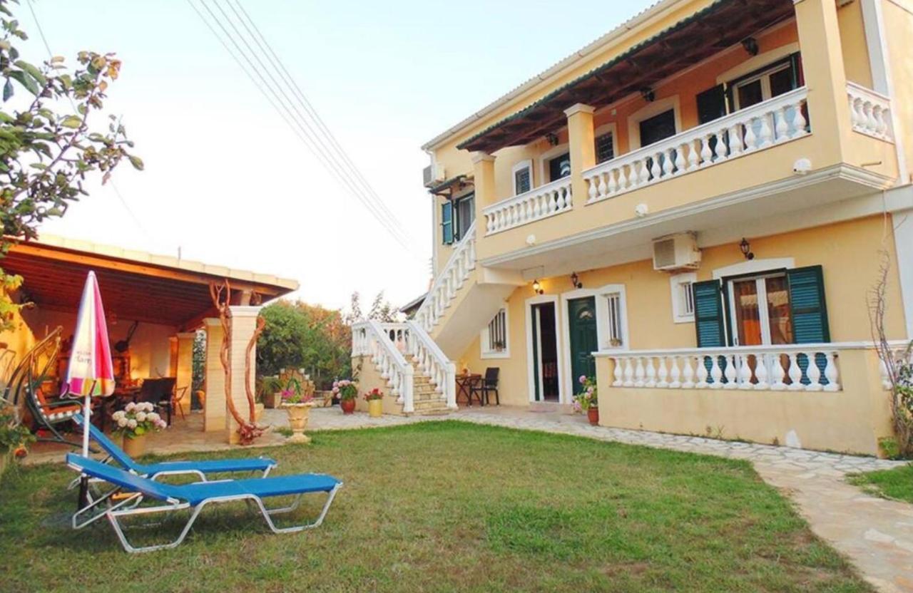 Stefanias Appartments Agios Matthaios  Exterior photo