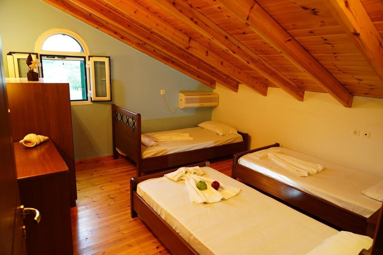 Stefanias Appartments Agios Matthaios  Exterior photo