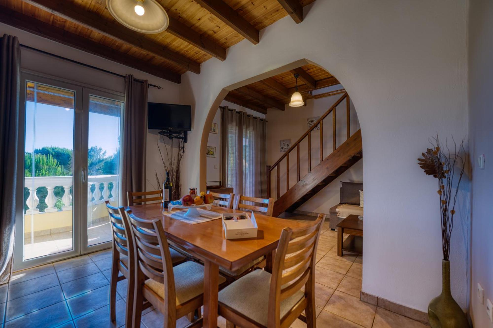 Stefanias Appartments Agios Matthaios  Exterior photo